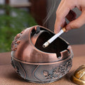 1pc Metal Ashtray, Smoking Windproof Vintage Lid Ornament, Vintage Cigarette